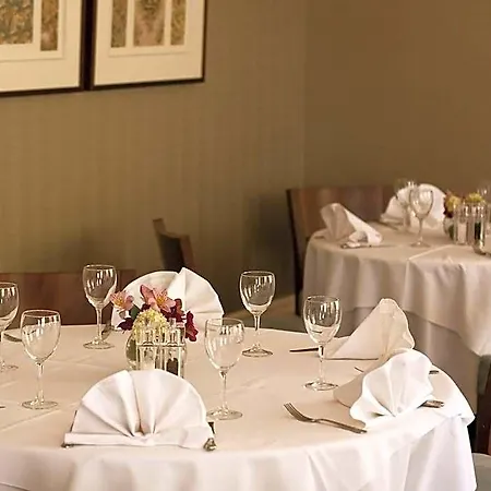 Ascot House Hotel 3*