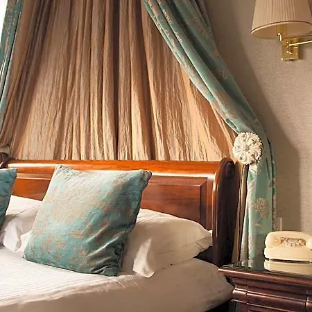 Hotel Ascot House 3*