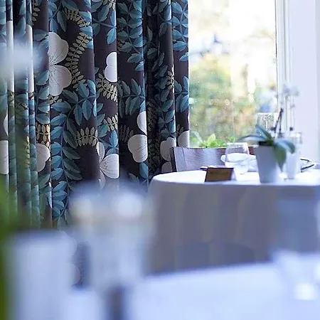 Ascot House 3* Harrogate