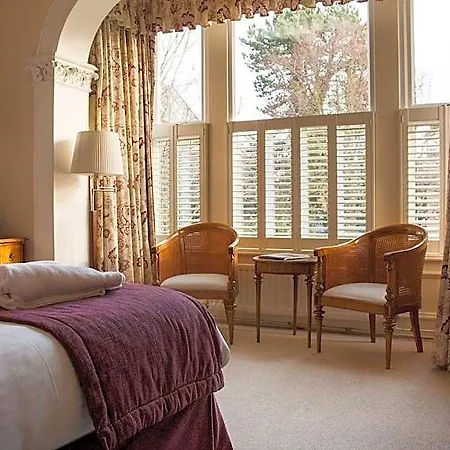 Ascot House Hotel 3*