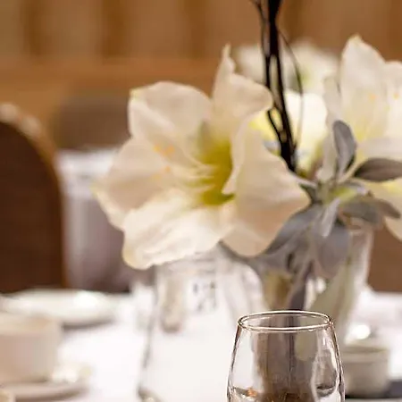 Ascot House Hotel