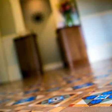 Ascot House Hotel