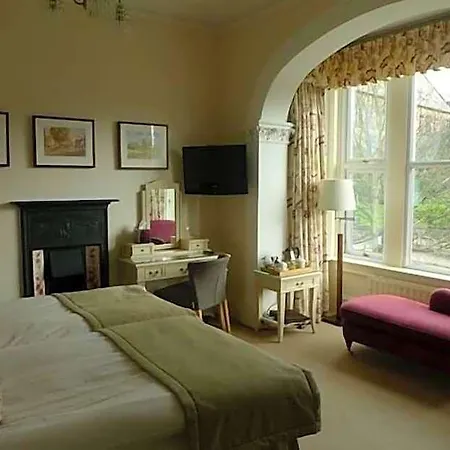 Hotel Ascot House 3*